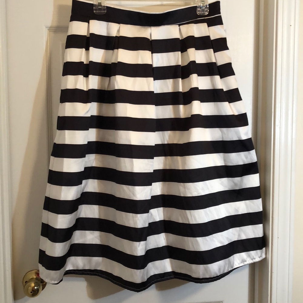 Chic wish striped black and white midi skirt
